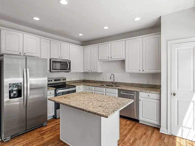 12735 Edgemont Way — Photo 23