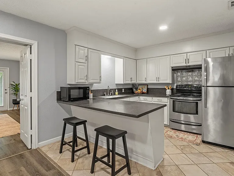 706 Henslee Dr — Photo 8