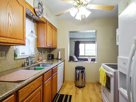 3rd image of 2905 N Narragansett Ave