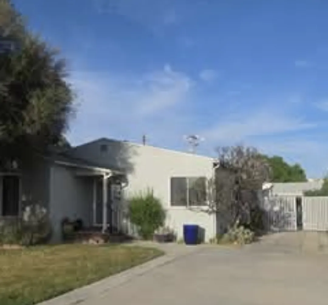 Building Photo - 5710 Alessandro Ave #2