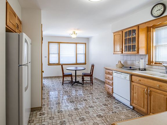 4th image of 4341 N Nordica Ave