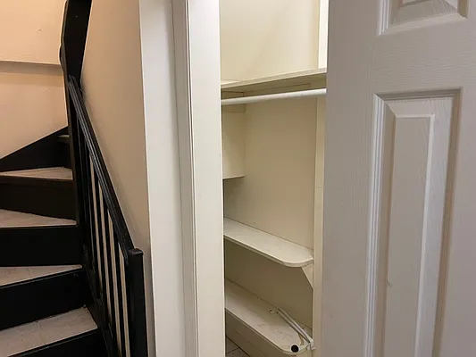 Rented by 18 REALTY | media 9