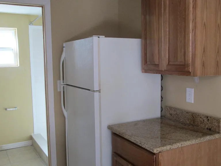 2408 W Fig St #D — Photo 3