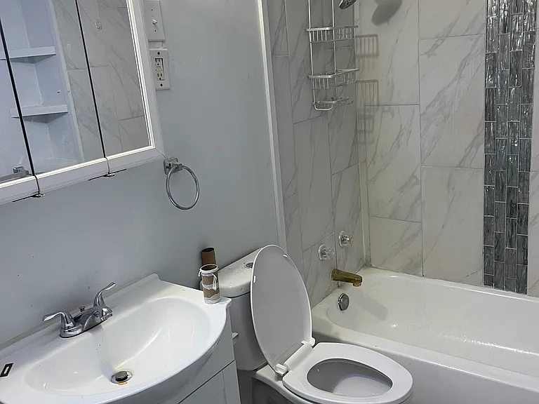 Downstairs Full Bath