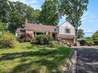 1730 Oak Park Dr, South Bend, IN 46617