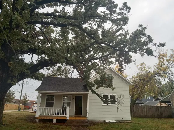 317 W 5th St, Halstead, KS 67056
