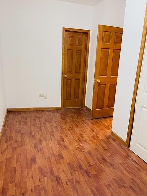 1st image of 931 W 35th St Floor 2