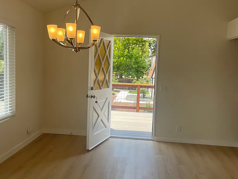 1300 Oak Ave #4 — Photo 11