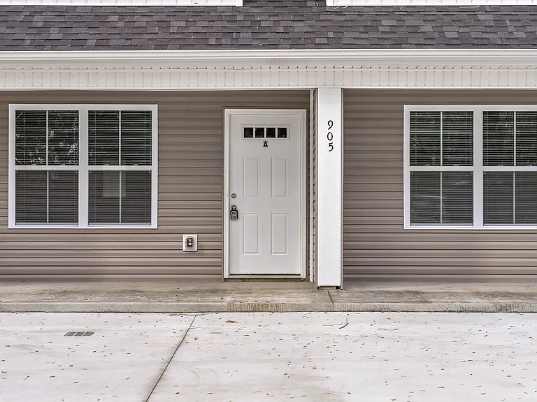 905 Center Rd #A — Photo 3
