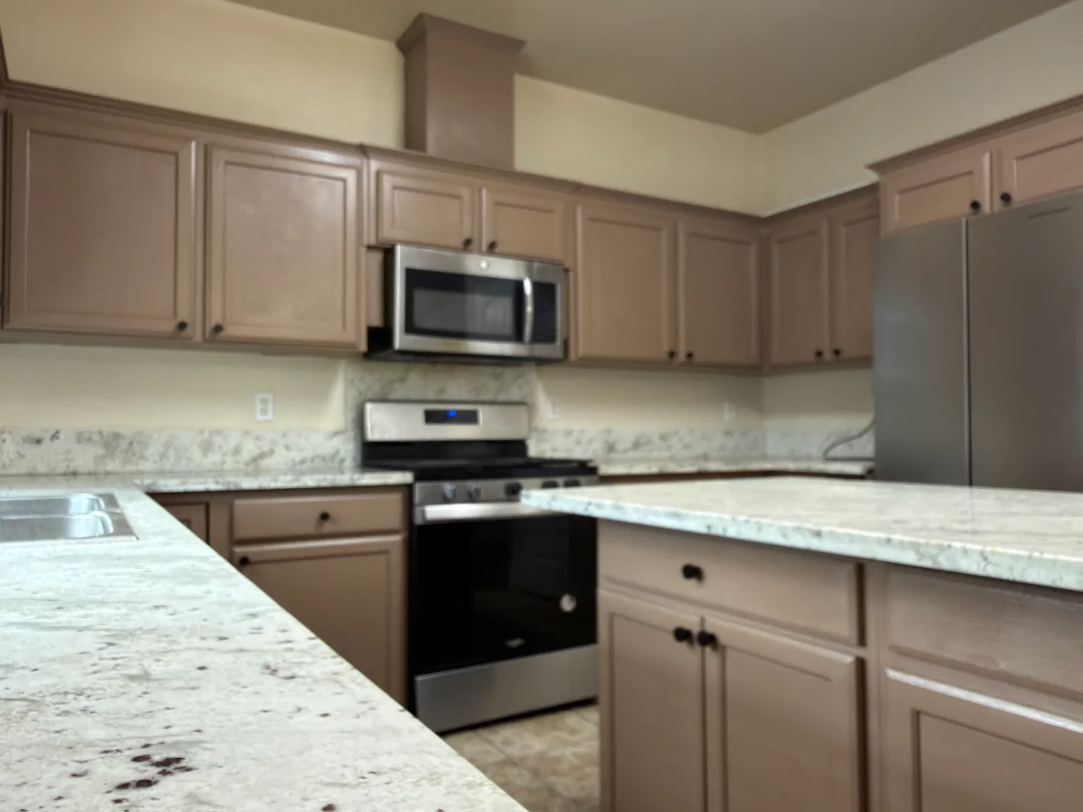 4 bed, 1402 sqft, $2,800 — Photo 4