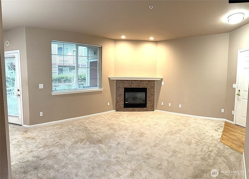 4th image of 13000 Admiralty Way #B201