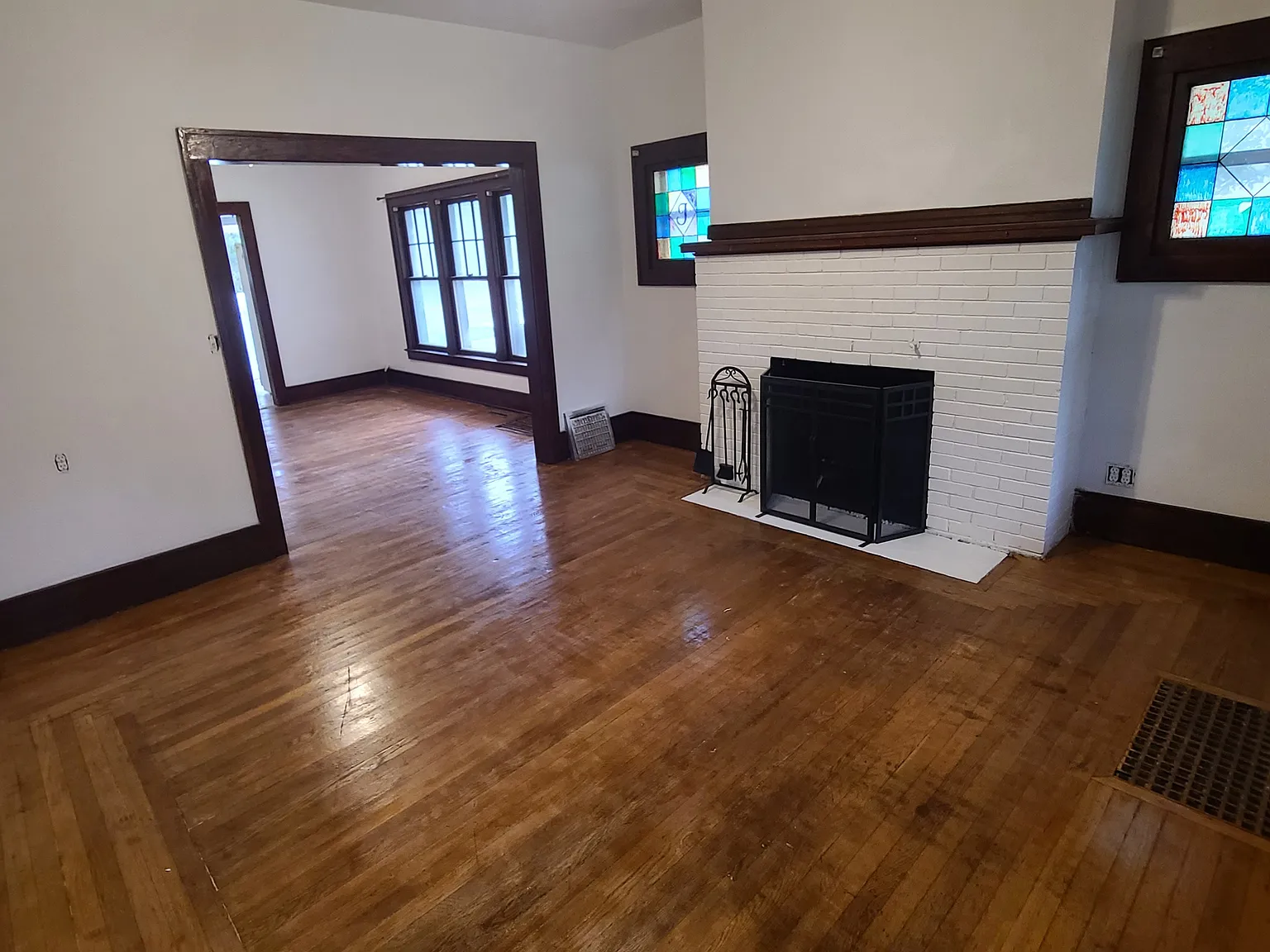 3 bed, 2330 sqft, $1,200 — Photo 3