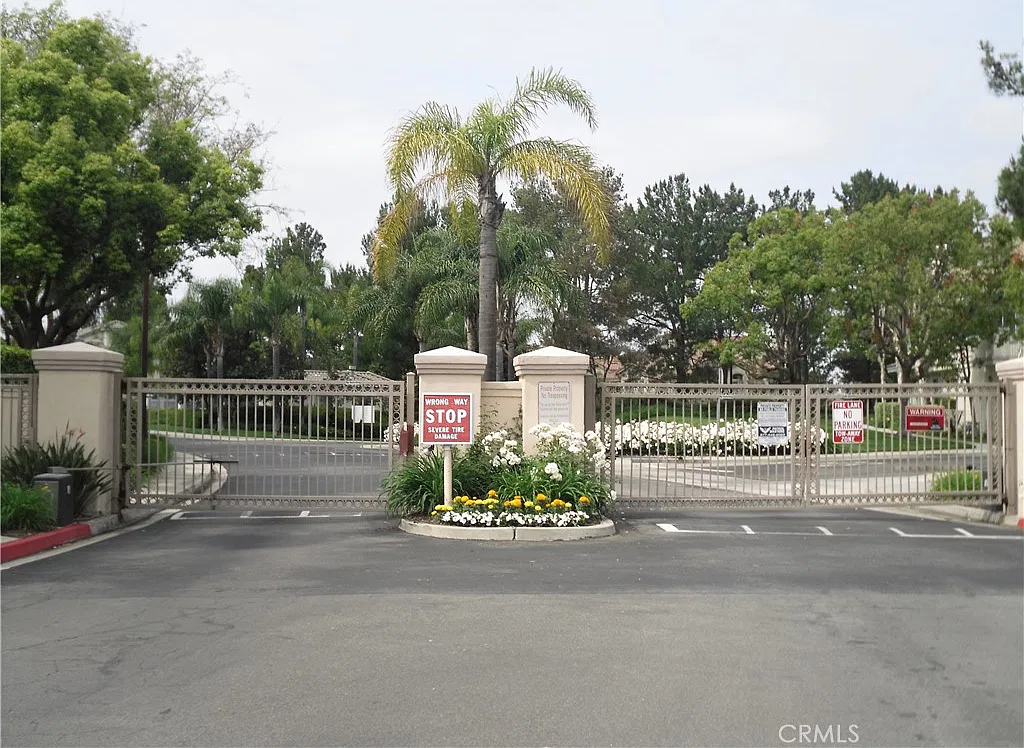 2 bed, 1162 sqft, $3,300 — Photo 2