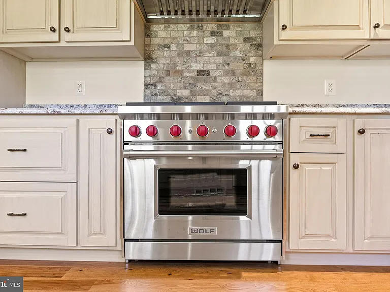 16131 Old York Rd — Photo 47