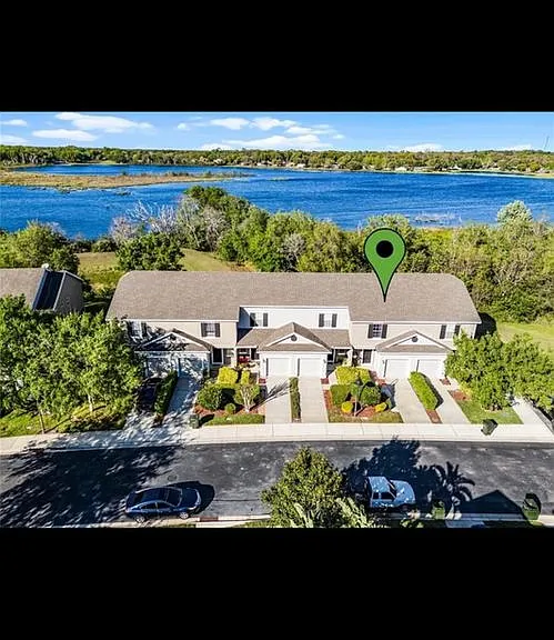1968 Compass Flower Way — Photo 2