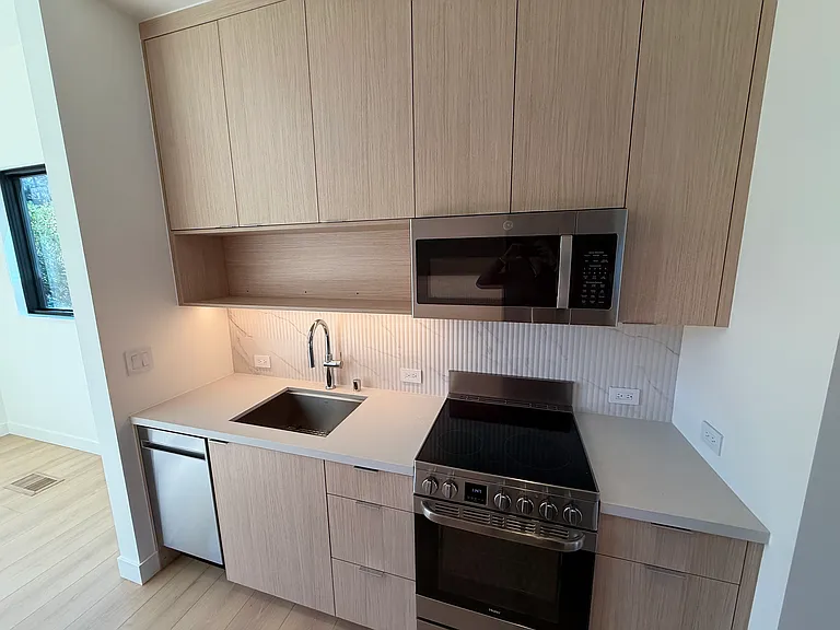 88 La Loma Dr #A — Photo 15