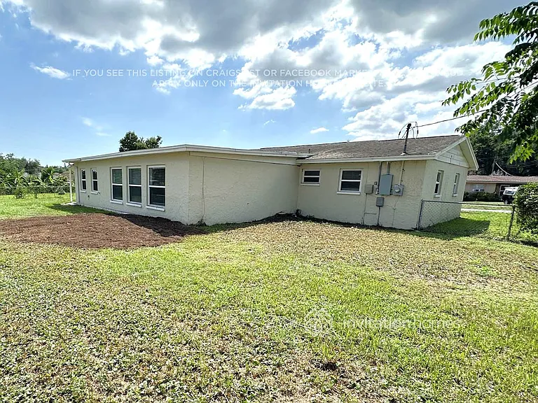 725 Clayton St — Photo 18