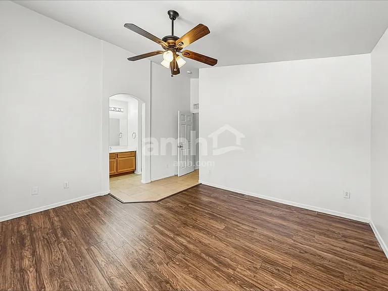 11232 W Pierson St — Photo 10