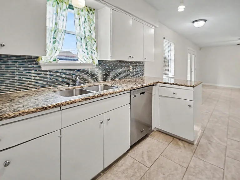 5726 Ettrick Dr — Photo 4