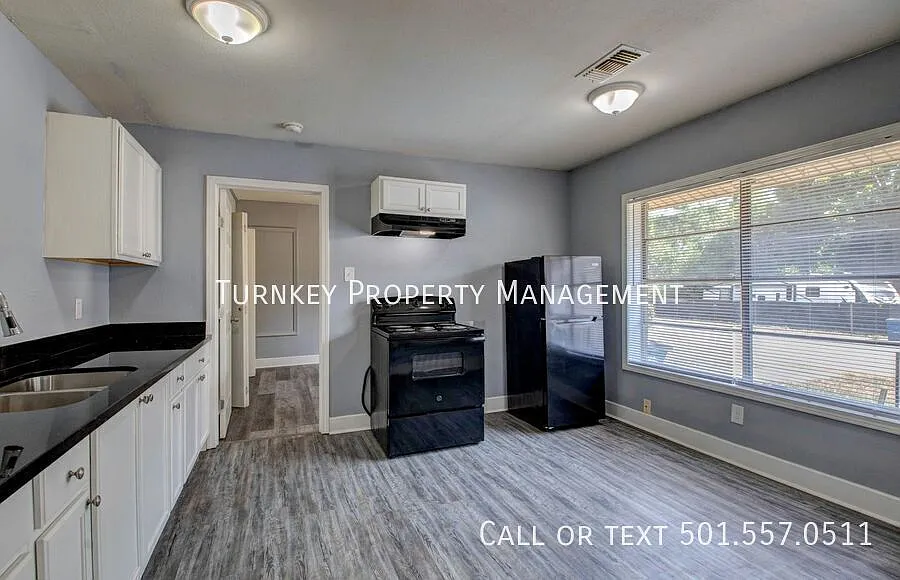1502 Sycamore St, Unit B — Photo 2
