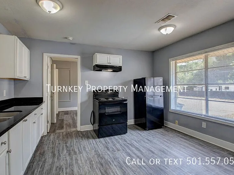 1502 Sycamore St #B — Photo 2