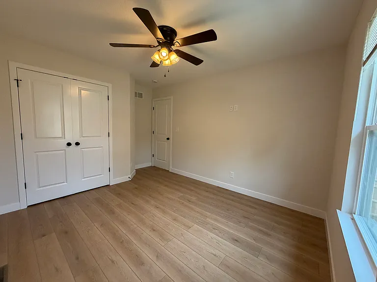 503 Hickman Ave — Photo 11