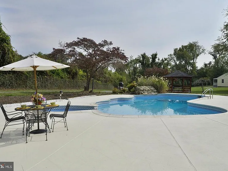 12009 Piney Meetinghouse Rd — Photo 22
