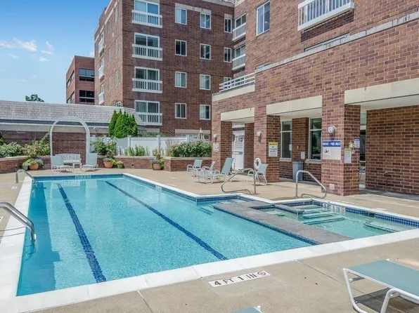 950 Massachusetts Ave APT 307, Cambridge, MA 02139