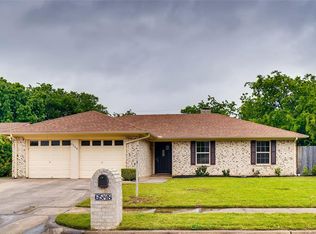 6548 Riddle Dr, Fort Worth, TX 76182