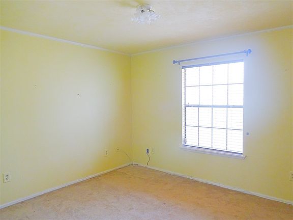 2nd image of 1101 E San Carlos St