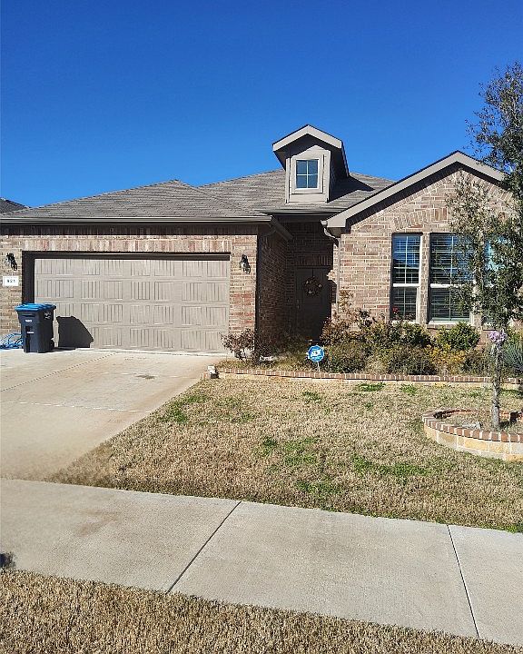 1st image of 921 Nelson Pl
