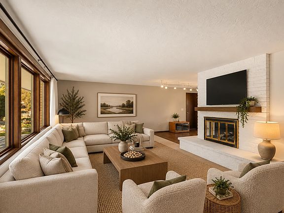 5th image of 3811 S Sundown Dr
