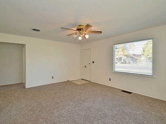 5th image of 2924 E Baldwin Ave
