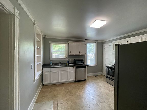 4th image of 418 E Brandeis Ave