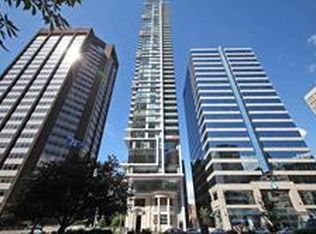 426 University Ave #PENTHOUSE 303, Toronto, ON M5G 1S9