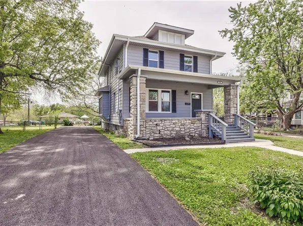 504 12th St, Osawatomie, KS 66064