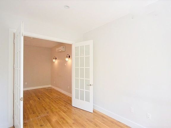5th image of 482 Hancock St #2B