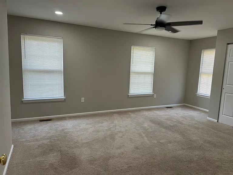 758 Shropshire Dr — Photo 16