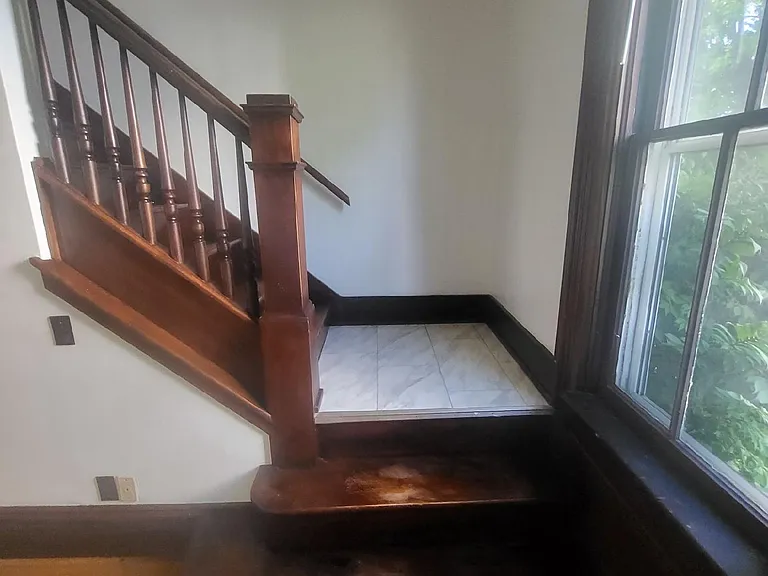 Downstairs landing to upstairs