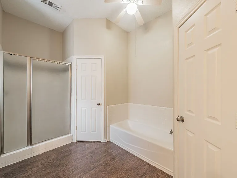 2136 Stoneridge Dr — Photo 22