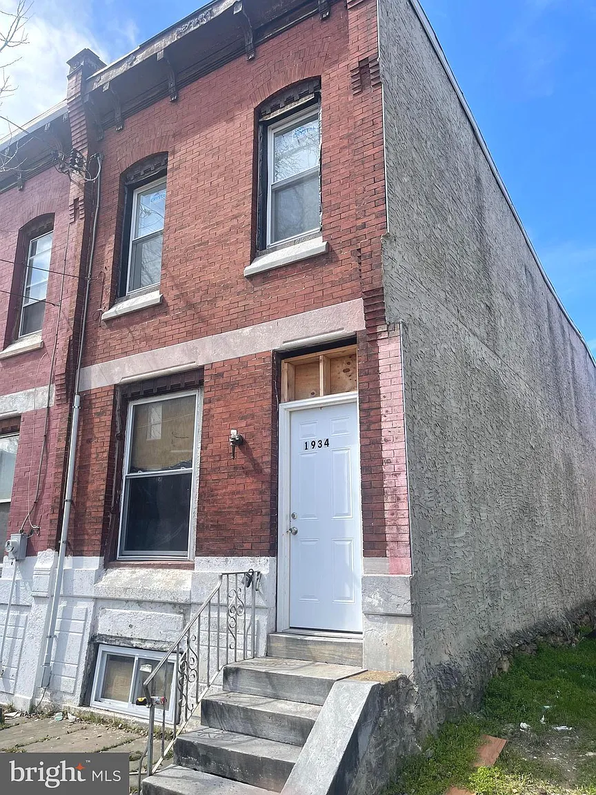 1934 N Croskey St photo 1
