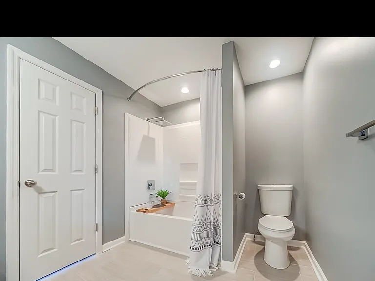 100 Cole Dr — Photo 6
