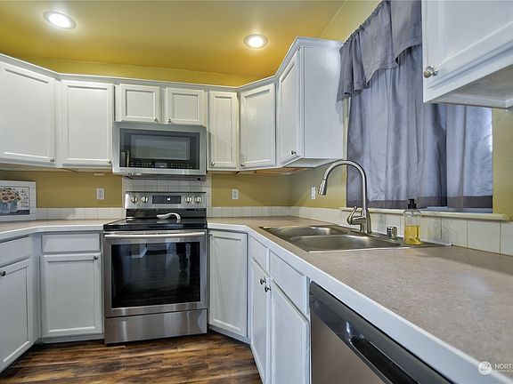 5th image of 9013 Lealan Ct Se
