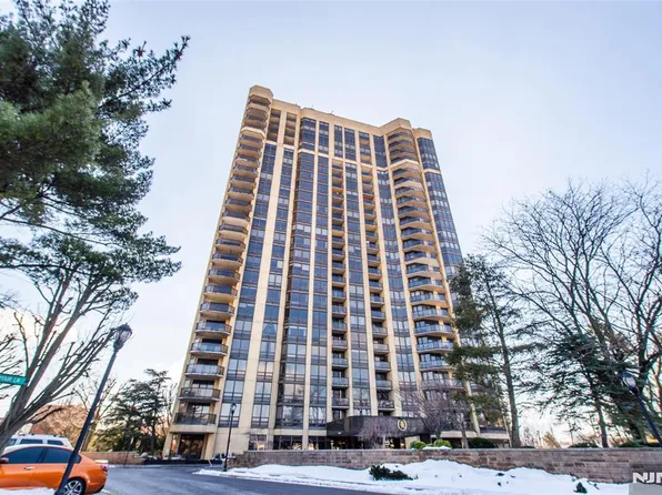 900 Palisade Ave APT 18N, Fort Lee, NJ 07024