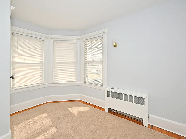 264 Morse Ave — Photo 15