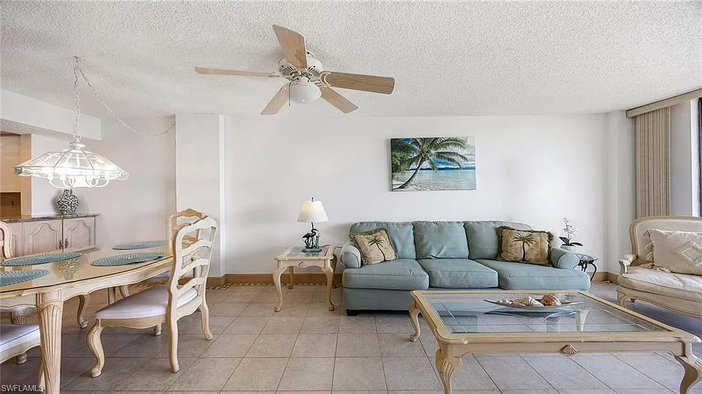 2 bed, 2.0 bath, 964 sqft, $5,700 — Photo 4