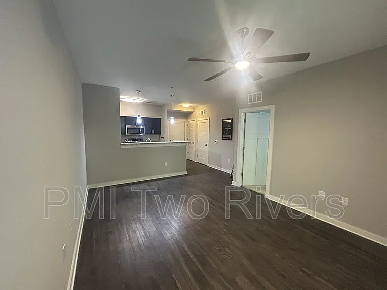 410 Rosedale Ave #211 — Photo 5