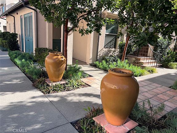 2nd image of 723 Spring Gdn