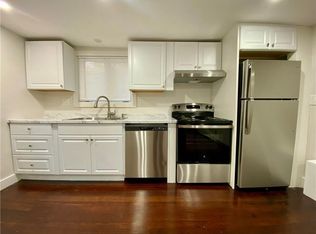 14 S Baptist St, Newport, RI 02840