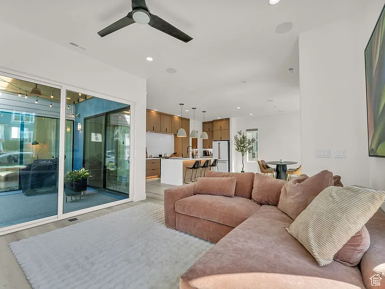 11609 S Dorian Dr — Photo 15